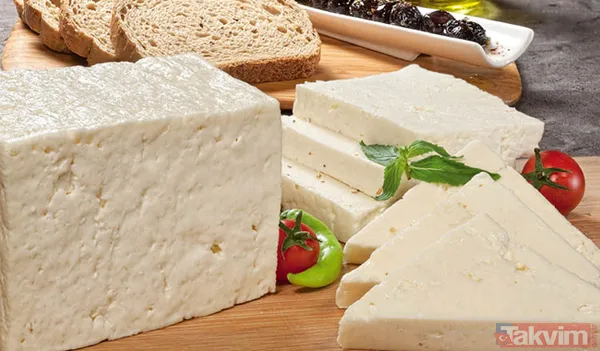 Şimdikiler Eski Ramazan Pidesi Gibi Değil Ama Küçük Bir Parça İçine Bol Tereyağ Sürerek Tüketilebilir. Peynir De Çok Önemli. Tam Yağlı Peynir Ve Tam Yağlı...