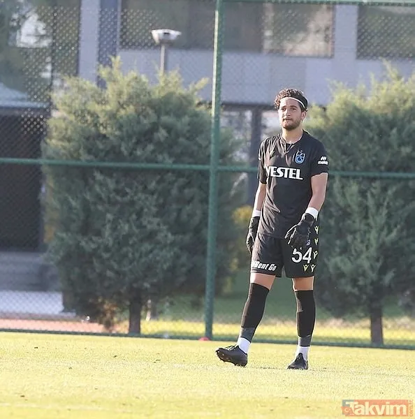 Trabzonspor - Gaziantep FK maçında ilginç olay! Arda Akbulut kaleye geçince Muhammet Taha Tepe maça motosikletle yetişti - 4