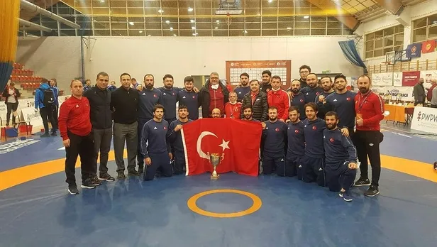 milli-gurescilerimizden-polonyada-34-madalya-1604869108049.jpeg Milli güreşçilerimizden Polonya'da 34 madalya!-1