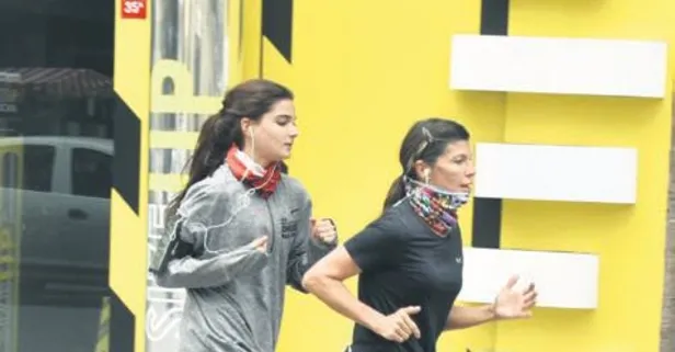 Sosyetik Zeynep Üstünel kızı Mina ile koşu yaptı