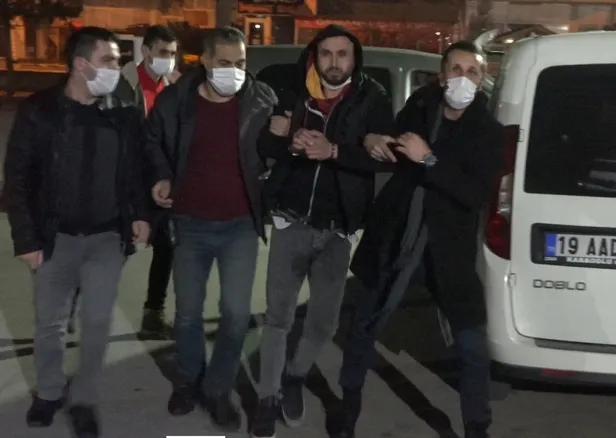 dini-nikahli-esini-bogarak-olduren-saniktan-skandal-sozler-cocuklarim-korkmasin-diye-ambulans-cagirmadim-1623078041064.jpg Dini nikahlı eşini boğarak öldüren sanıktan skandal sözler! "Çocuklarım korkmasın, diye ambulans çağırmadım"-5
