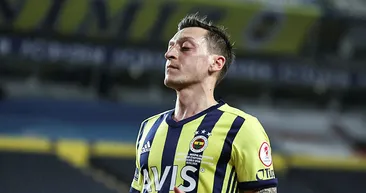 Fenerbahçede Mesut Özil mucizesi! Karagümrük maçında ilk 11de oynayan Mesut Özil şoke etti