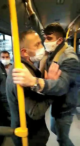 otobuste-rezalet-kadinlara-bakarak-kendisini-tatmin-etti-iki-tarafli-zannettim-dedi-1605079611443.jpg Otobüste rezalet! Kadınlara bakarak kendisini tatmin etti, ‘İki taraflı zannettim’ dedi-4
