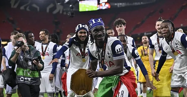 Fenerbahçe’den Ada çıkarması! Devin Özek ilk transferi için devrede