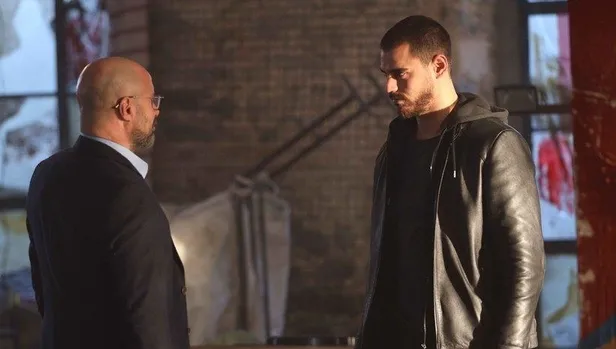 atvnin-bu-sezona-damgasini-vuran-osman-sinav-imzali-yalniz-kurtun-yeni-bolumunde-nefesler-tutulacak-1645126503493.jpeg ATV'nin bu sezona damgasını vuran Osman Sınav imzalı Yalnız Kurt'un yeni bölümünde nefesler tutulacak-7