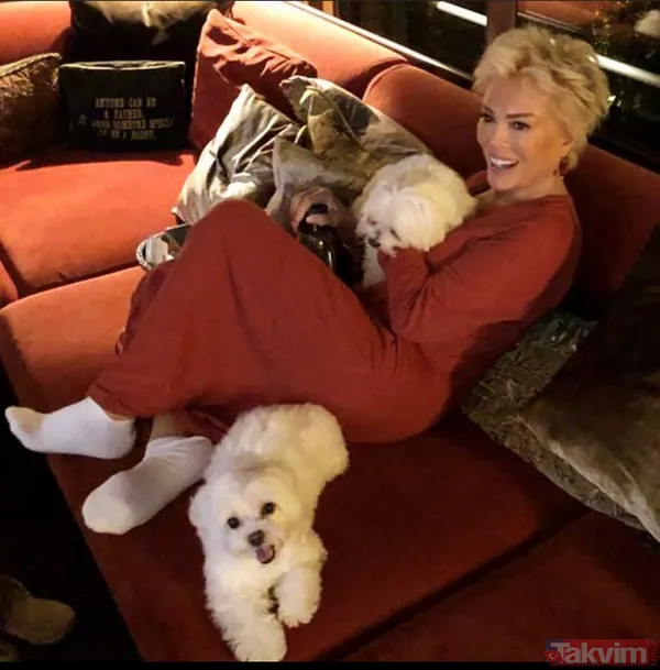 76 yaşındaki ablası Ajda Pekkan gibi yıllara meydan okuyan 73 yaşındaki sanatçı Semiramis Pekkan görüntüsüyle olay oldu - 5