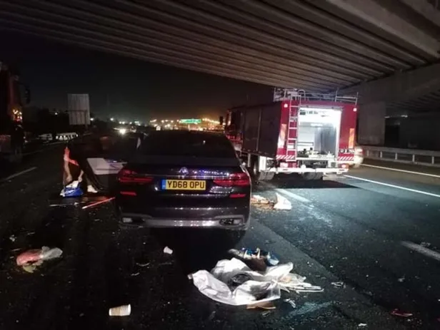 kocaeli-tem-otoyolunda-korkunc-kaza-olu-ve-yaralilar-var-1598321974881.jpeg Kocaeli’nin Gebze ilçesi TEM Otoyolu’nda korkunç kaza: 3 ölü, 4 yaralı-4