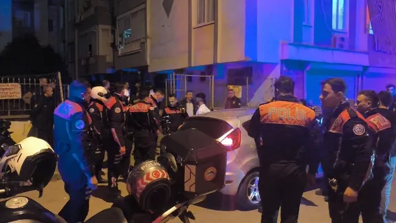 Antalya'da kız isteme kavgası kanlı bitti: Pompalı tüfekle 2 kişi yaralandı 3 şüpheli yakalandı