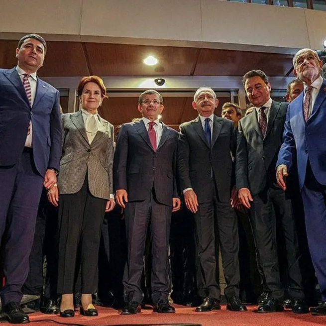 İngiliz tedirgin... The Economist: Kemal Kılıçdaroğlunu adaylığı dramaya dönüştü! Meral Akşenerin berbat güç oyunu ve 90lı yıllar benzetmesi