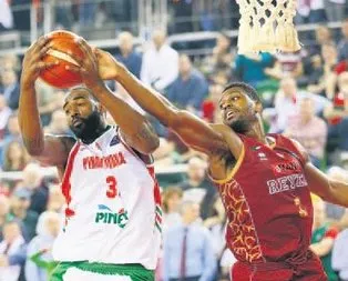 Pınar Karşıyaka final-four’a göz kırptı