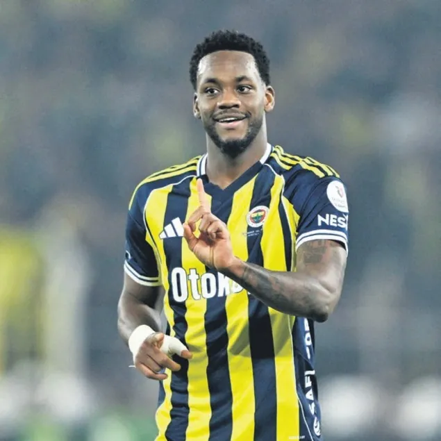 Ayağı acıdığı için çıkmış