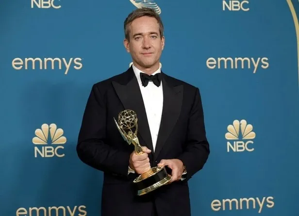 emmy-odulleri-kazananlar-tam-liste-2022-74-emmy-odulleri-sahiplerini-buldu-emmy-odullerini-kimler-aldi-kadin-e-1663059143177.jpeg Emmy ödülleri kazananlar TAM LİSTE 2022! 74. Emmy Ödülleri sahiplerini buldu! Emmy Ödüllerini kimler aldı? Kadın, erkek oyuncu...-4