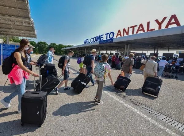Antalya 2021'de 9 milyon 81 bin turist ağırladı: Yüzde 41'i Rusya'dan!-4
