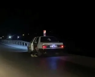 Adana'da şaşkına çeviren görüntü: Seyir halindeki araçta sürüklenerek gitti