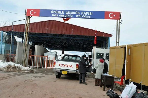 son-dakika-habur-ve-uzumlude-koronavirus-onlemi-1583050301148.jpg Son dakika: Habur ve Üzümlü'de koronavirüs önlemi-1