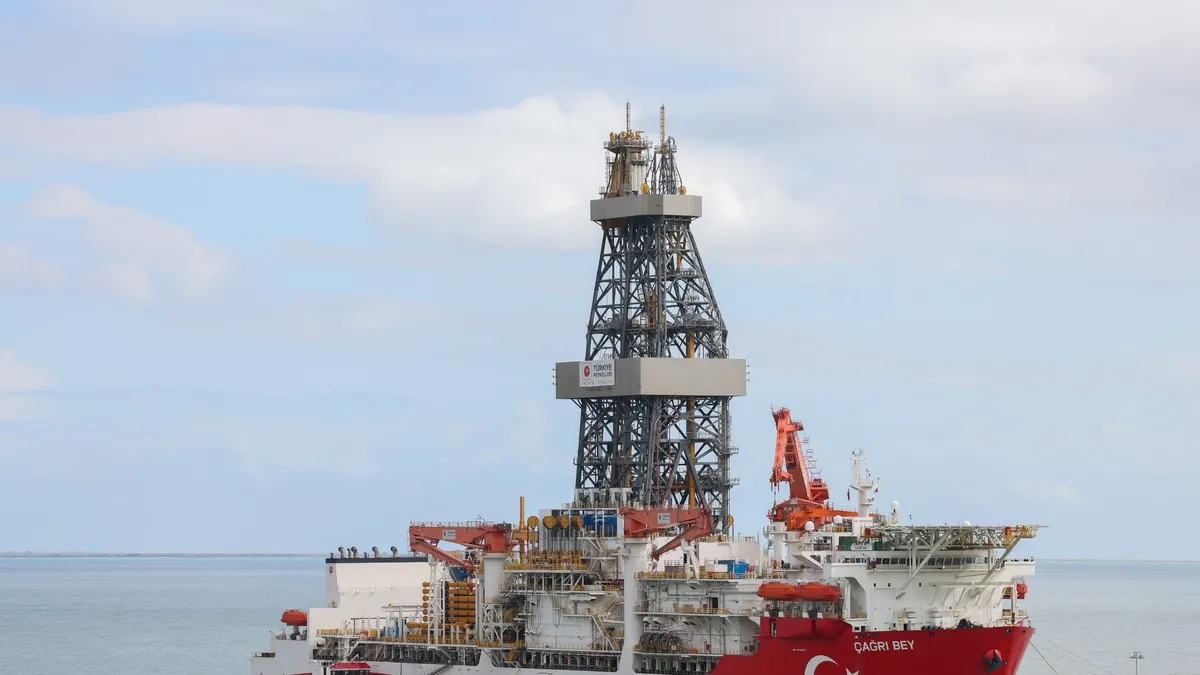 Çağrı Bey gemisi ilk yurt dışı derin sondajı için Somali'de