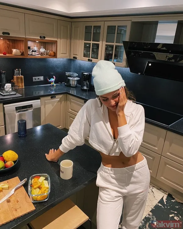 Hande Erçel’in evine bakın! Lüks villasının her detayını zevkle döşemiş! - 12