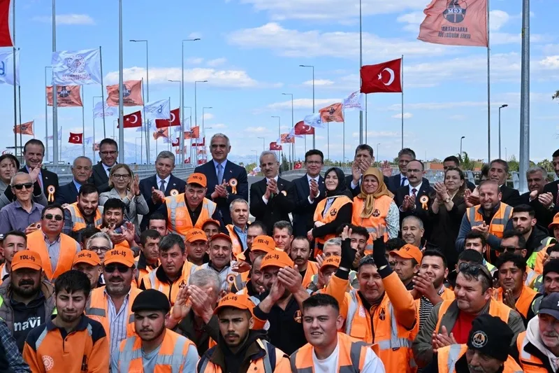 antalya-trafigine-nefes-274-milyon-tl-tasarruf-saglanacak-1775828878568.jpg Antalya trafiğine nefes: 274 milyon TL tasarruf sağlanacak-8