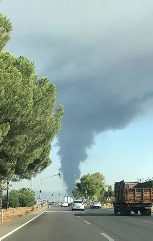 Son dakika: Antalya'da fabrika yangını