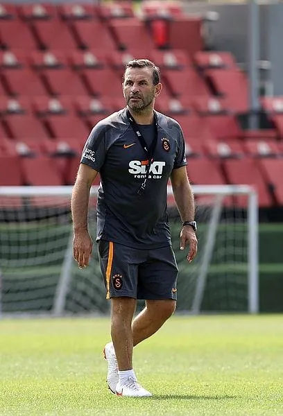 akyazida-dev-gala-sezonun-ilk-buyuk-macinda-trabzonspor-ile-galatasaray-karsi-karsiya-gelecek-1661645283489.jpeg Akyazı’da dev gala! Sezonun ilk büyük maçında Trabzonspor ile Galatasaray karşı karşıya gelecek-5