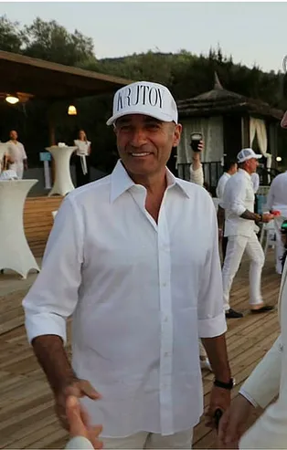Rus milyarder Igor Krutoy'un Türkiye'deki doğum günü partisine akın ettiler