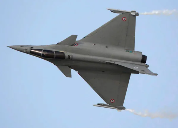 yunanistan-18-rafale-savas-ucagi-icin-fransaya-23-milyar-euro-odeyecek-1608212396972.jpg Yunanistan 18 Rafale savaş uçağı için Fransa'ya 2,3 milyar euro ödeyecek-8