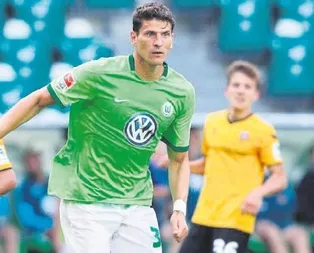 Mario Gomez Aboubakar’ı geçti