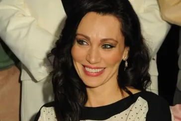 Umut Akyürek Hadise’nin sahne performansı ve kıyafetine isyan etti: Bu sanat değil basit bir striptiz şovdur