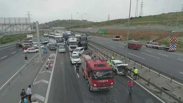 Son dakika: TEM’de zincirleme kaza! Trafik durdu…-2