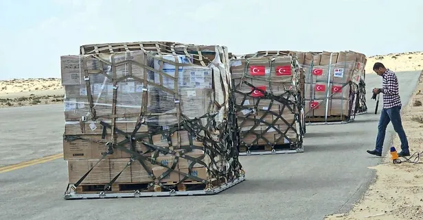 Sağlık Bakanı Fahrrettin Koca, Gazze'ye sağlık yardımı için Mısırlı mevkiadaşı ile görüştü