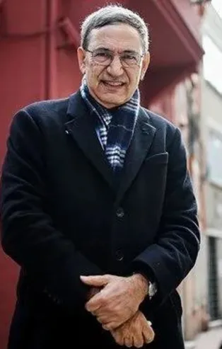 Orhan Pamuk'a "Atatürk'e ve Türk bayrağına hakaret" suçlaması sonrası verilen takipsizlik kararı kaldırıldı