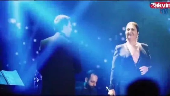 Sibel Can konserden paylaştı! Vücudunu saran elbiseyle dikkat geçti