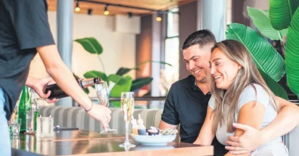 Bakanlık duyurdu! Restoranlarda servis ücreti kaldırılıyor