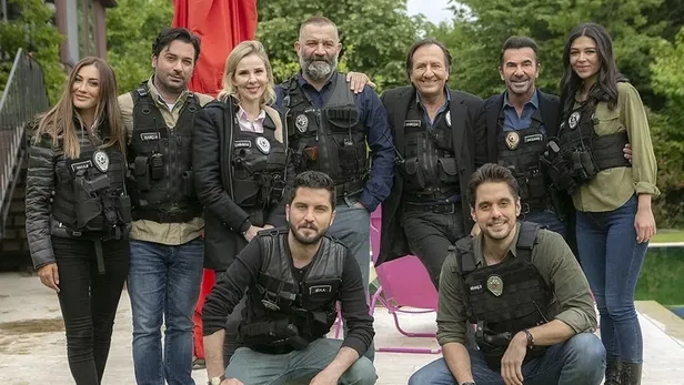 arka-sokaklar-bu-aksam-var-mi-yok-mu-20-ocak-kanal-d-yayin-akisi-arka-sokaklar-yeni-bolum-ne-zaman-aciklama-ge-1674219393549.jpeg ARKA SOKAKLAR BU AKŞAM VAR MI, YOK MU? 20 Ocak Kanal D yayın akışı! Arka Sokaklar yeni bölüm ne zaman, açıklama geldi mi?-3