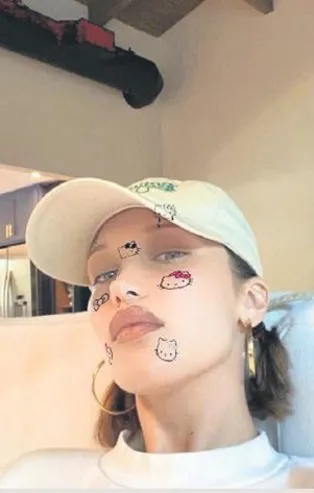 Bella Hadid de "Evde kal" çağrısına kulak verdi