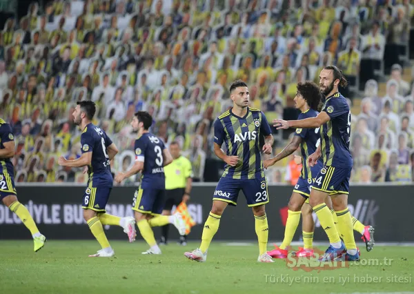 Fenerbahçe-Sivasspor maçı sonrası Mert Hakan Yandaş, Emre Belözoğlu'nun yanına gitti! Dikkat çeken kare - 3