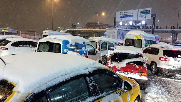 Son dakika: İstanbul'da uyarı üstüne uyarı! E-5 trafiğe kapandı! THY açıkladı: Uçuşlar durdu! Otogardan çıkışlar yasak... İşte son durum-3