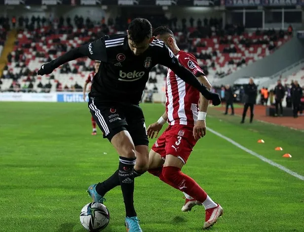 kartal-ucusa-gecti-siyah-beyazlilar-super-ligde-ust-uste-ikinci-galibiyetini-aldi-1645907519705.jpeg Kartal uçuşa geçti! Siyah-Beyazlılar Süper Lig’de üst üste ikinci galibiyetini aldı-2