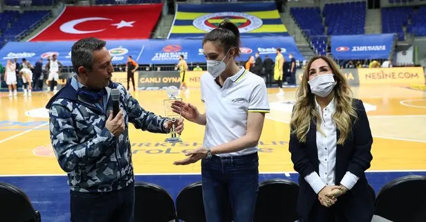 Fenerbahçe’den ayrılan Naz Aydemir Akyol yeni takımıyla sözleşme imzaladı...