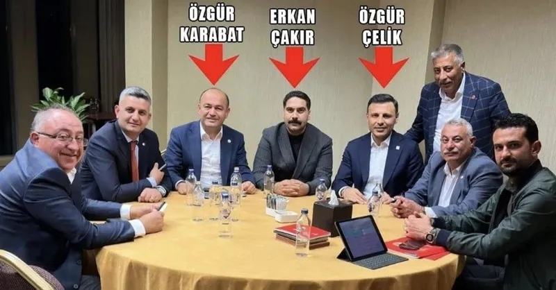 reklam-pesinde-kosan-chpli-ibb-baskani-ekrem-imamoglunu-besledigi-troll-ifsa-etti-israfi-bitirdik-demek-icin-1-1708713004744.jpeg