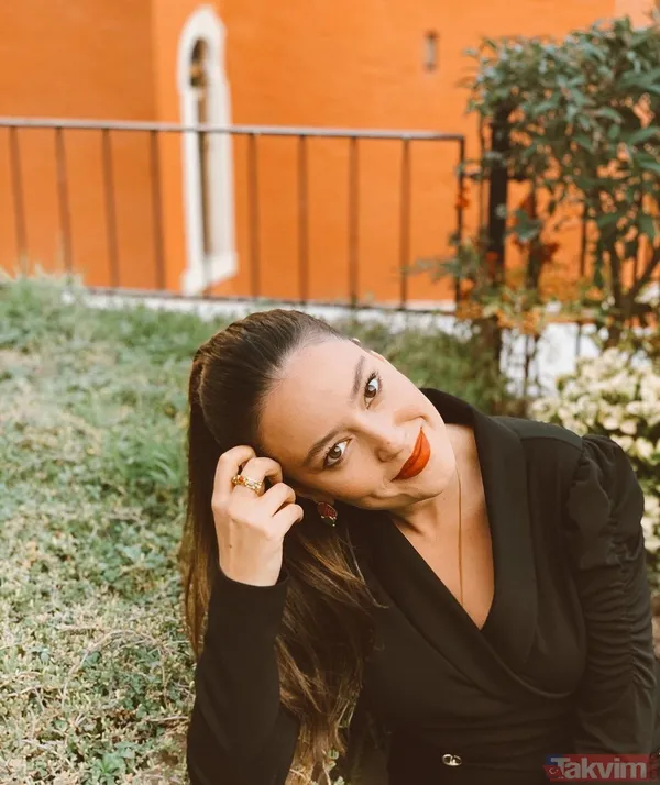 EDHO’nun Bahar’ı Pelin Akil ikiz kızlarıyla bir örnek giyindi! Pembe mayosuyla plaj pozlarını paylaştı gören dönüp bir daha baktı - 3