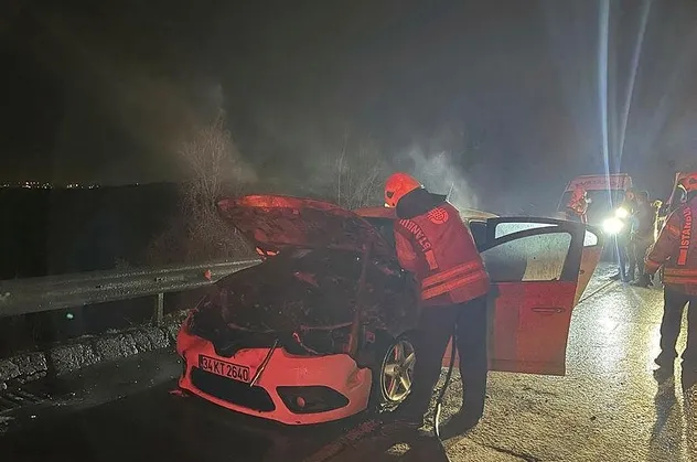 TEM otoyolu Anadolu-Avrupa istikametinde seyir halinde olan otomobil bir anda alev topuna dönüştü