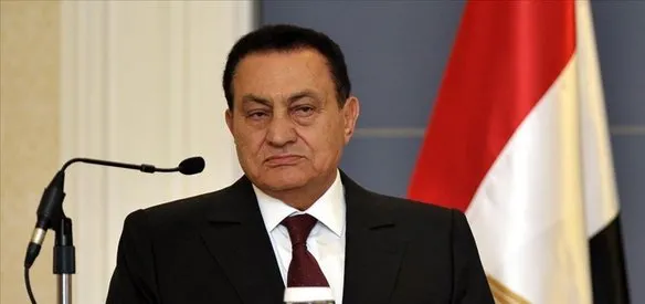 ESKİ MISIR DEVLET BAŞKANI HÜSNÜ MÜBAREK KOMAYA GİRDİ