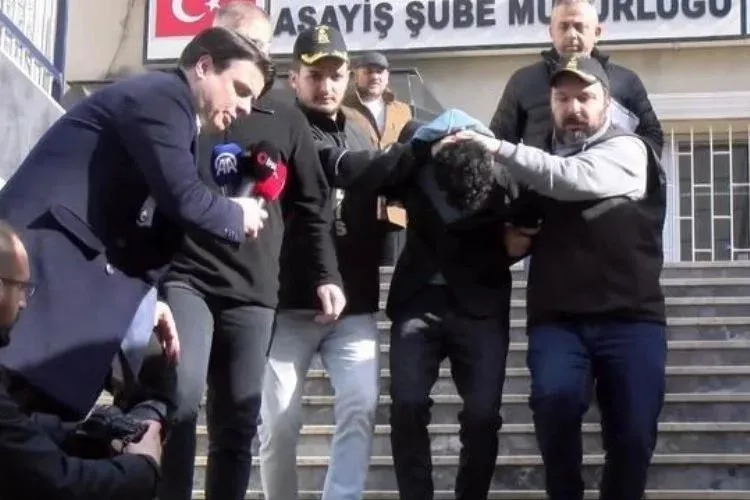 diyarbakirda-filozof-ramazan-lakabiyla-bilinen-ramazan-piskinin-katili-erkan-baykut-hakkinda-yeni-gelisme-1711726643005.jpeg Diyarbakır'da "Filozof Ramazan" lakabıyla bilinen Ramazan Pişkin'in katili Erkan Baykut hakkında yeni gelişme-8