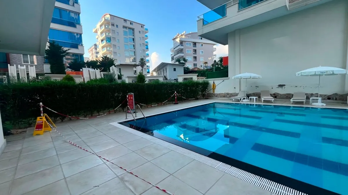 1783623016007.jpeg Antalya'da haşemalı çocuğun havuza girmesine engel olan Rus yönetici tutuklandı-3