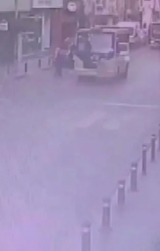 Karşıdan karşıya geçmek isterken hayatının şokunu yaşadı! Yer: Bayrampaşa