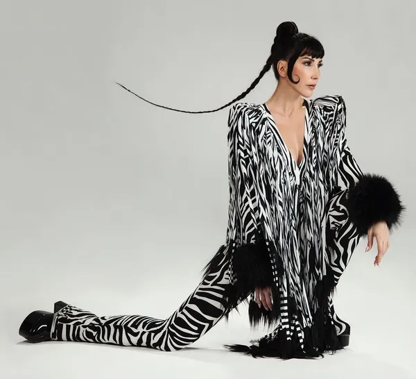 hande-yenerin-tarzi-yine-olay-oldu-goren-donup-bir-daha-bakti-1617949536826.jpg Hande Yener’in tarzı yine olay oldu! Gören dönüp bir daha baktı-3