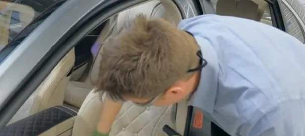 Mercedes koltuğunu kesip biçtiler, içini dışına çıkardılar!