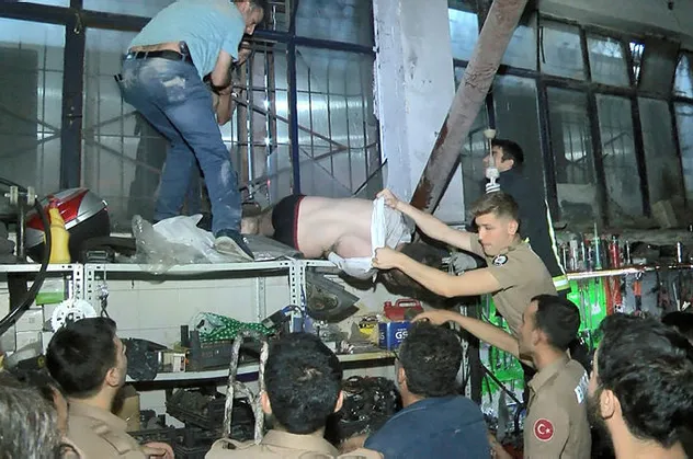 Hırsızlık için girdi hayatının şokunu yaşadı! Kaçmaya çalışırken...