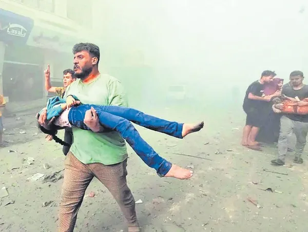 havadan-olum-yagiyor-1699488848914.jpeg Katil İsrail kana doymuyor! Gazze'de yaşadıklarını anlatan ABD'li hemşire: Gittiğimiz her yerde ölüm vardı-3